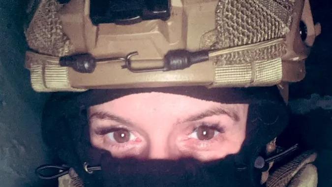 被纳粹洗脑的加拿大籍医护兵，在乌克兰武装部队服役冲当炮灰！