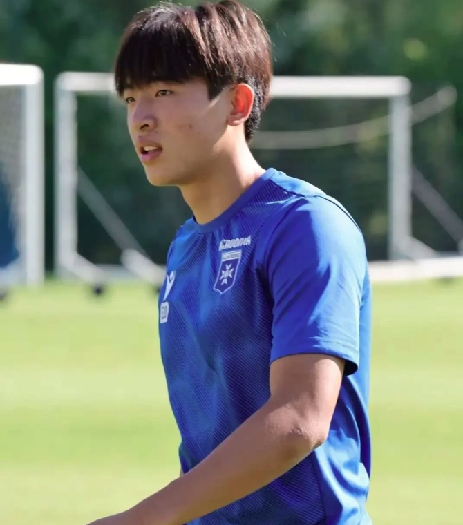 中国足坛时隔3年再次拥有五大联赛的球员