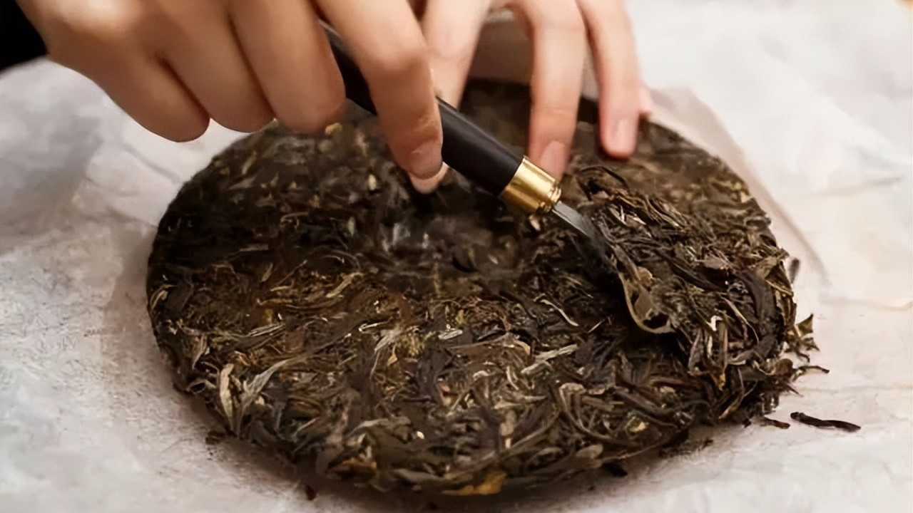 普洱茶饼的正确冲泡方法，泡错等于浪费钱！