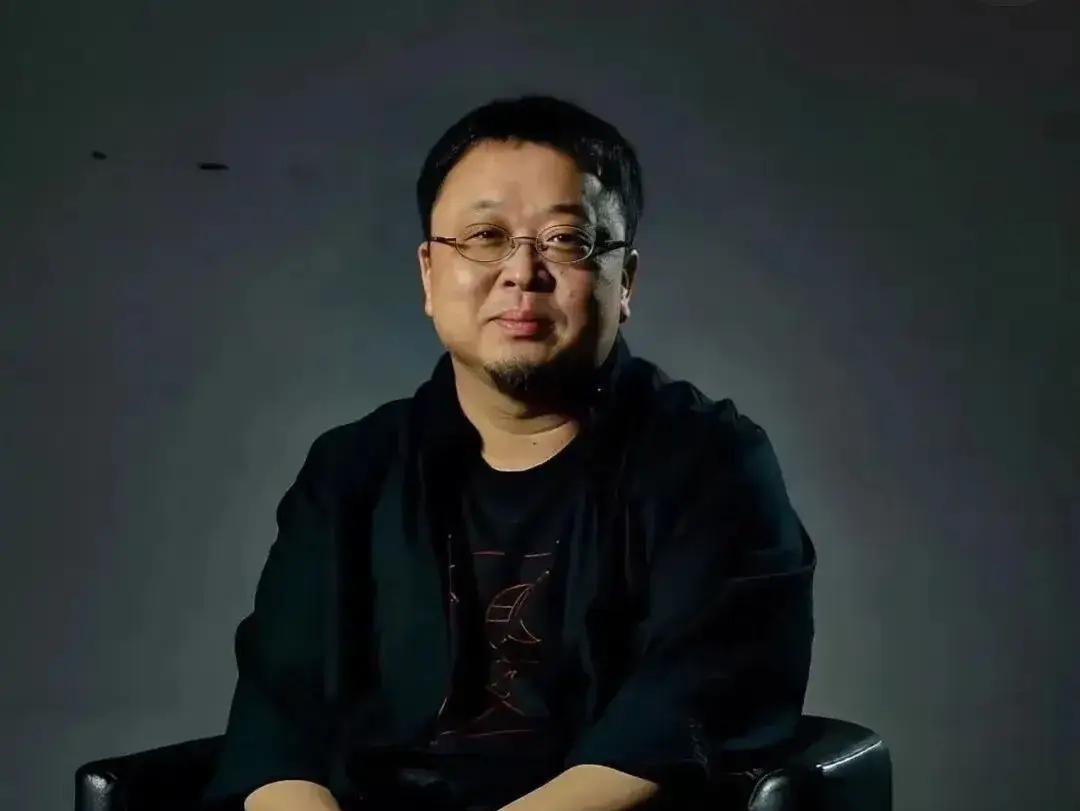 罗永浩闯了个大祸！
罗永浩不会意料到，一篇简单的吐槽西贝的博文，能闯出如此大的祸