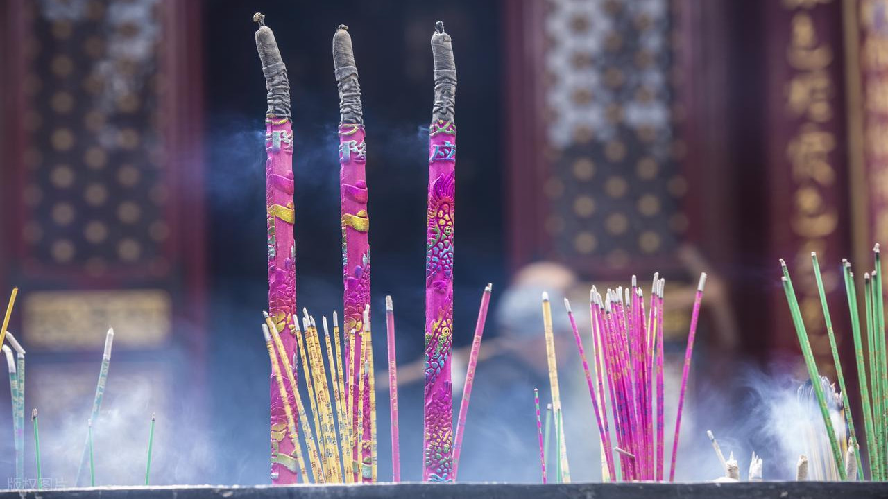 “断头香一烧，霉运跟着跑”，这些烧香的禁忌，要懂