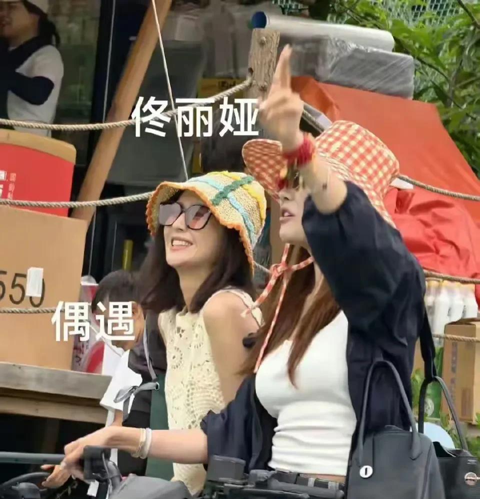 陈思诚对丫丫绝对是真爱啊！
虽然离婚了，虽然有了新女友，可是在重要节日，比如丫丫