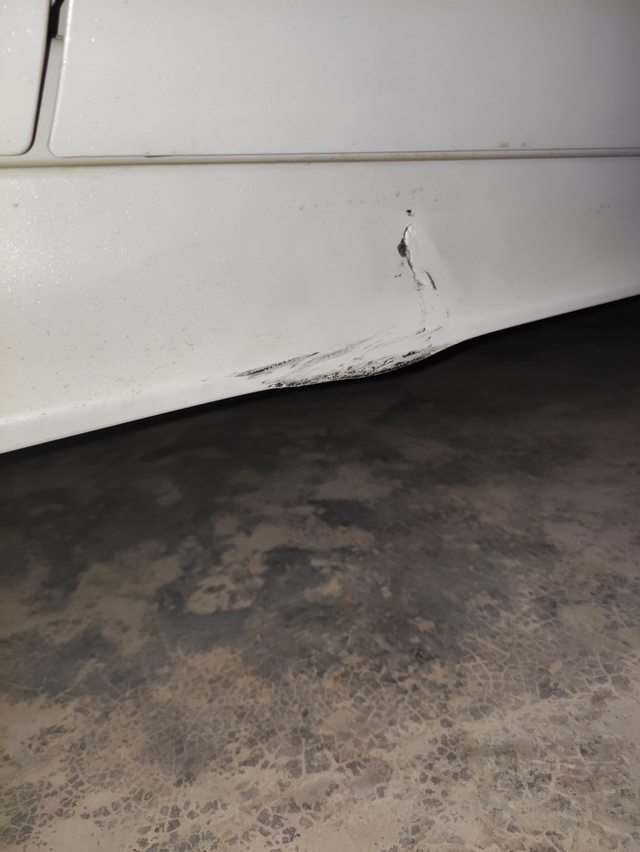 2023思域
今天不小心刮的，去4儿子店好点还是汽修店，大概多少钱