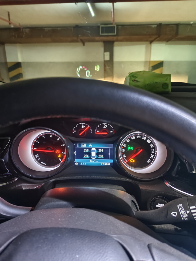 19款别克君威发动机故障
早上启动显示发动机故障，动力下降。重启2次后右边发动机