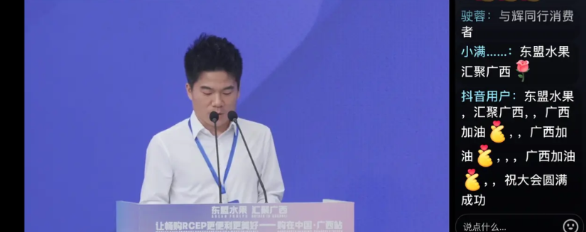 近两年前，东方甄选把董宇辉“放生”了。老俞可能想着：没了平台，这小子碰碰壁就知道