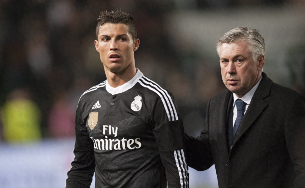 龙赛罗连线专访巴西国家队主帅安切洛蒂，采访最后，他们谈到足坛新生代球星以及年逾4