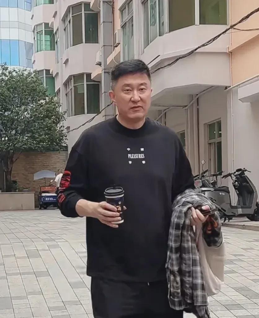 广东东阳光最终能排到哪个位置才能令他们满意呢？
目前战绩为29胜15负，暂列第