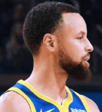 库里31分，勇士险胜爵士。NBA常规赛，勇士主场迎战爵士，这场比赛追梦格林在第二