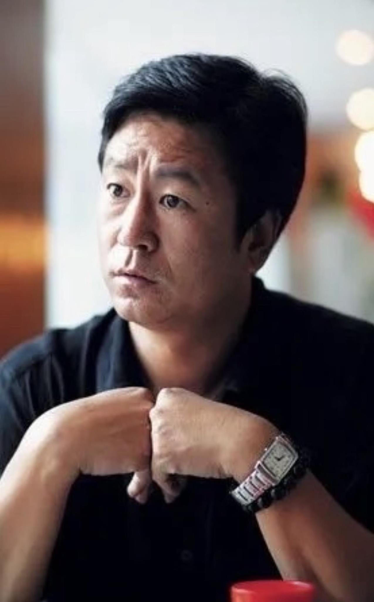 AI的发展正缺乏边界感，越来越烂，令人生厌。
为此，白岩松老师无不担忧地呼吁：尽