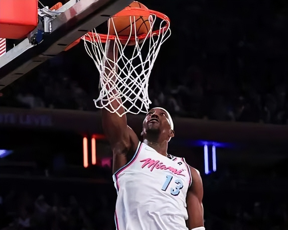 北京时间3月26日，NBA常规赛继续进行，勇士客场挑战热火，最终以86-112不