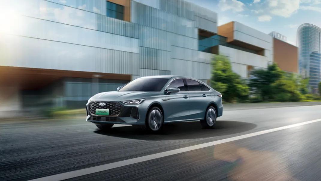 暴击三连问：动力、安全、舒适，风云A8L你妥协了哪一样？