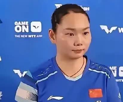 国乒队友首次互开鹰眼！

何卓佳当场拆台蒯曼，全网沸腾。

第三局10平