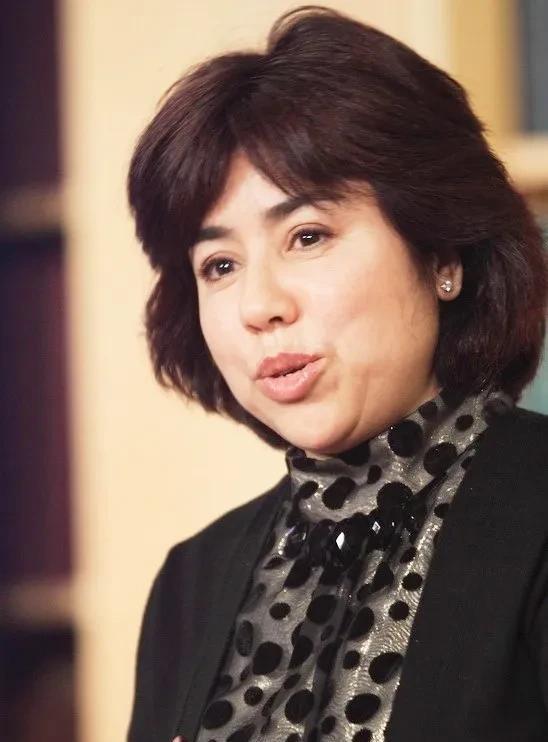 老艺术家于洋背后，儿媳谱写亲情传奇
于洋离世，可他和儿媳迪里拜尔的故事，比电影还