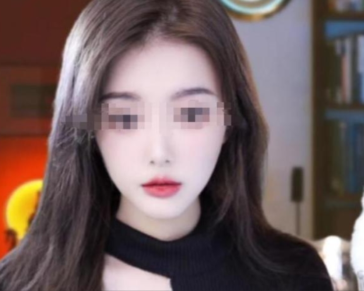 上海，一男子自称成功企业家，约女主播线下见面，并当场转账100万，女主播以为钓到