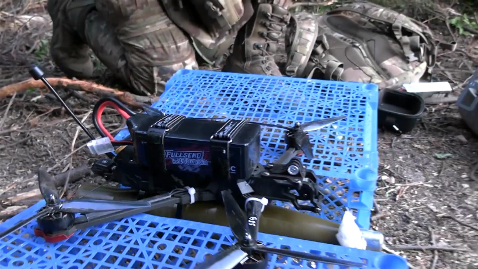 中央集群顺应战场，红军村大规模使用常规FPV，精确追击乌军步兵