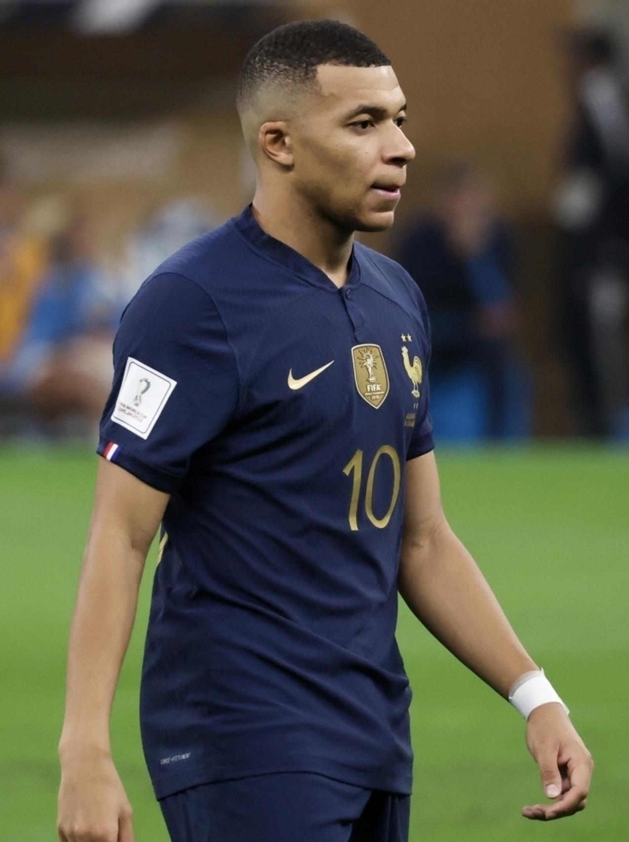 皇马队史球星在西甲前五十场进球数排名！
10萨莫拉诺:34球
9乌戈-桑切斯:3