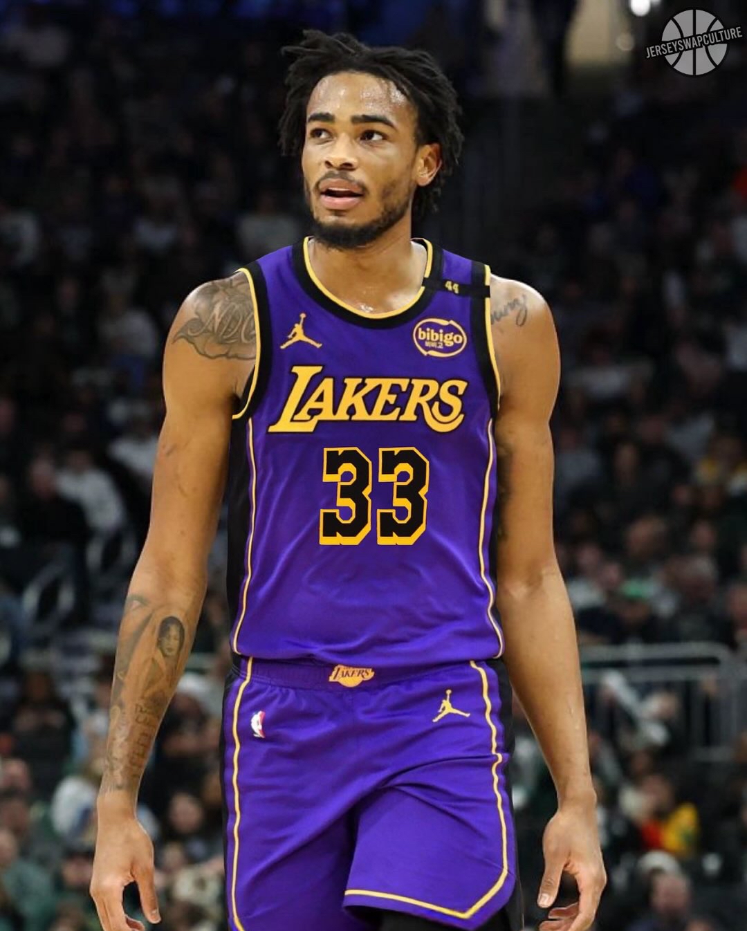 湖人下赛季首发中锋，看来大概率是克拉克斯顿了！
根据NBA记者摩尔的报道，湖人和