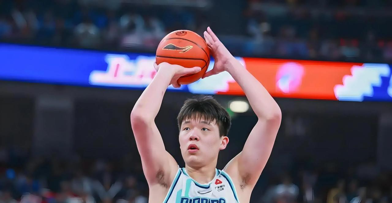 杨瀚森试训NBA表现亮眼
中国小将杨瀚森正在NBA试训，各项数据名列前茅，引起了