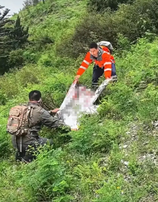 【痛心，失联的20岁大三女生，遗体被找到】7月7日，记者从云南丽江玉龙蓝豹救援队