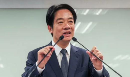 “台湾是个扭曲的岛！不懂事更不知道大是大非，依赖美国J骨头，谄媚日本是软骨头，只