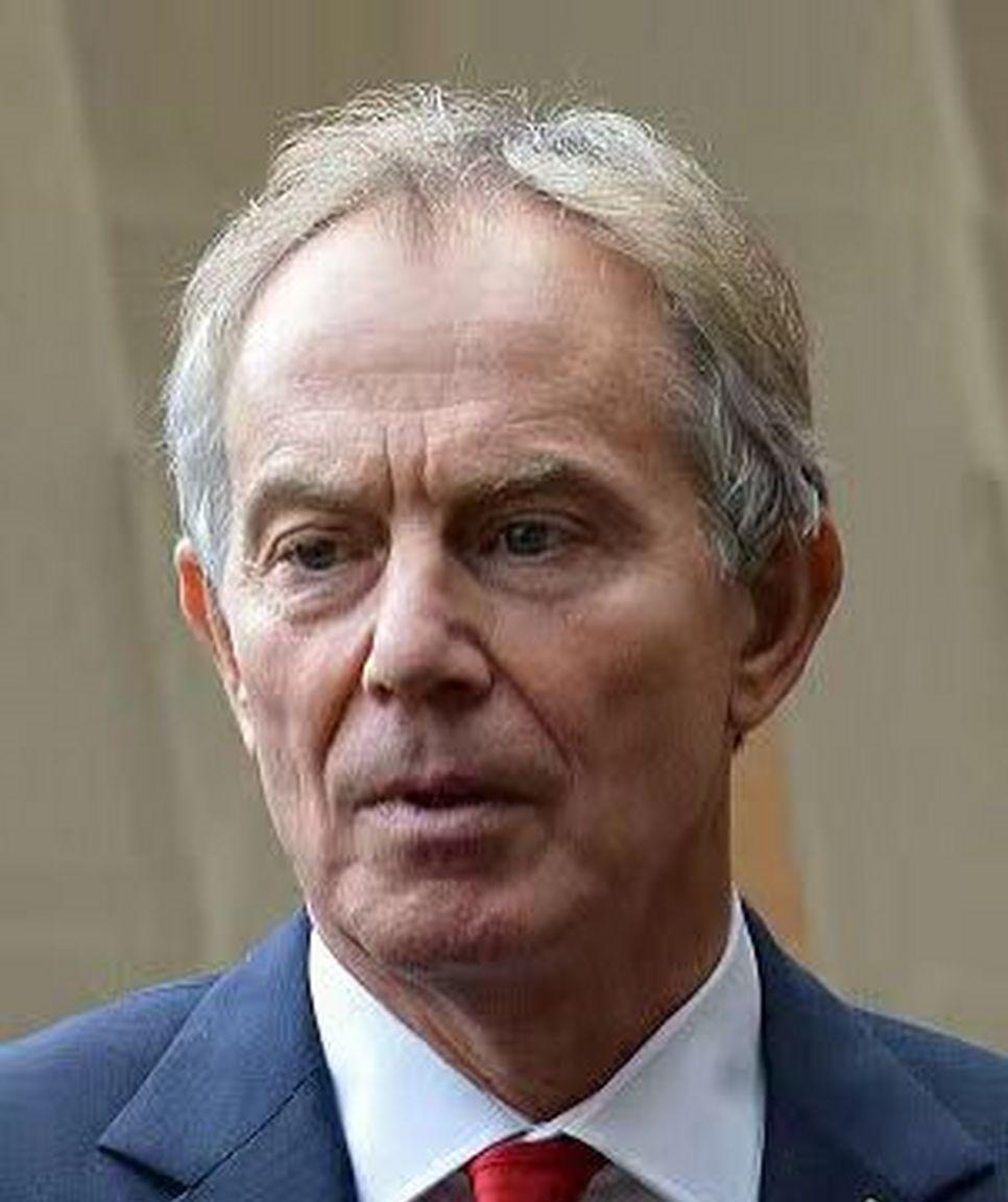 近日，英国前首相布莱尔在北京与中国外交部长王毅举行会谈时，直言：孤立中国注定不会