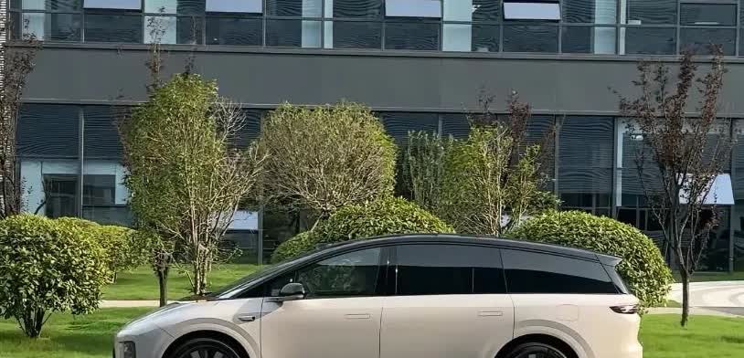 理想i8实车到底是帅还是丑，目前我是感觉中规中矩，大家感觉如何呢，怎么和比亚迪宋