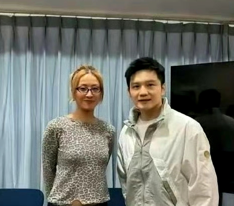 毫不夸张，这条裙子我看了三遍。 ​
