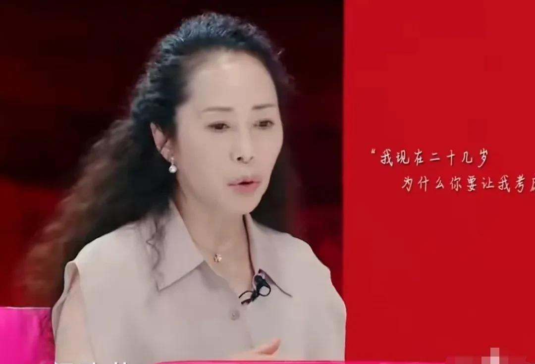 万千惠的妈妈说：“万千惠把三宝领进家门的时候，我是连续三天三夜都没怎么睡觉。心里