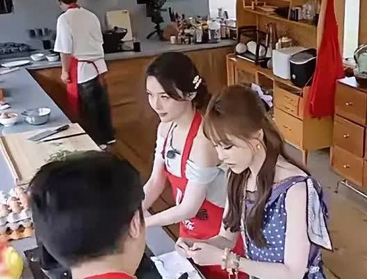 祝绪丹说：母亲节我给我妈转钱，

刚发过去，我妈就点了，就已接收，

我