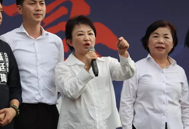 选委会公布罢免投票时间为7月26日，罢免选战正式进入白热化。国民党21日举办「北