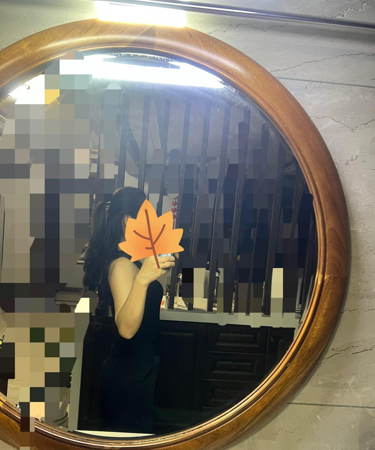 周四有检查，加班了，弄相关材料，下午吃了餐厅的半根麻花，我自带了一罐酸奶，忘喝了