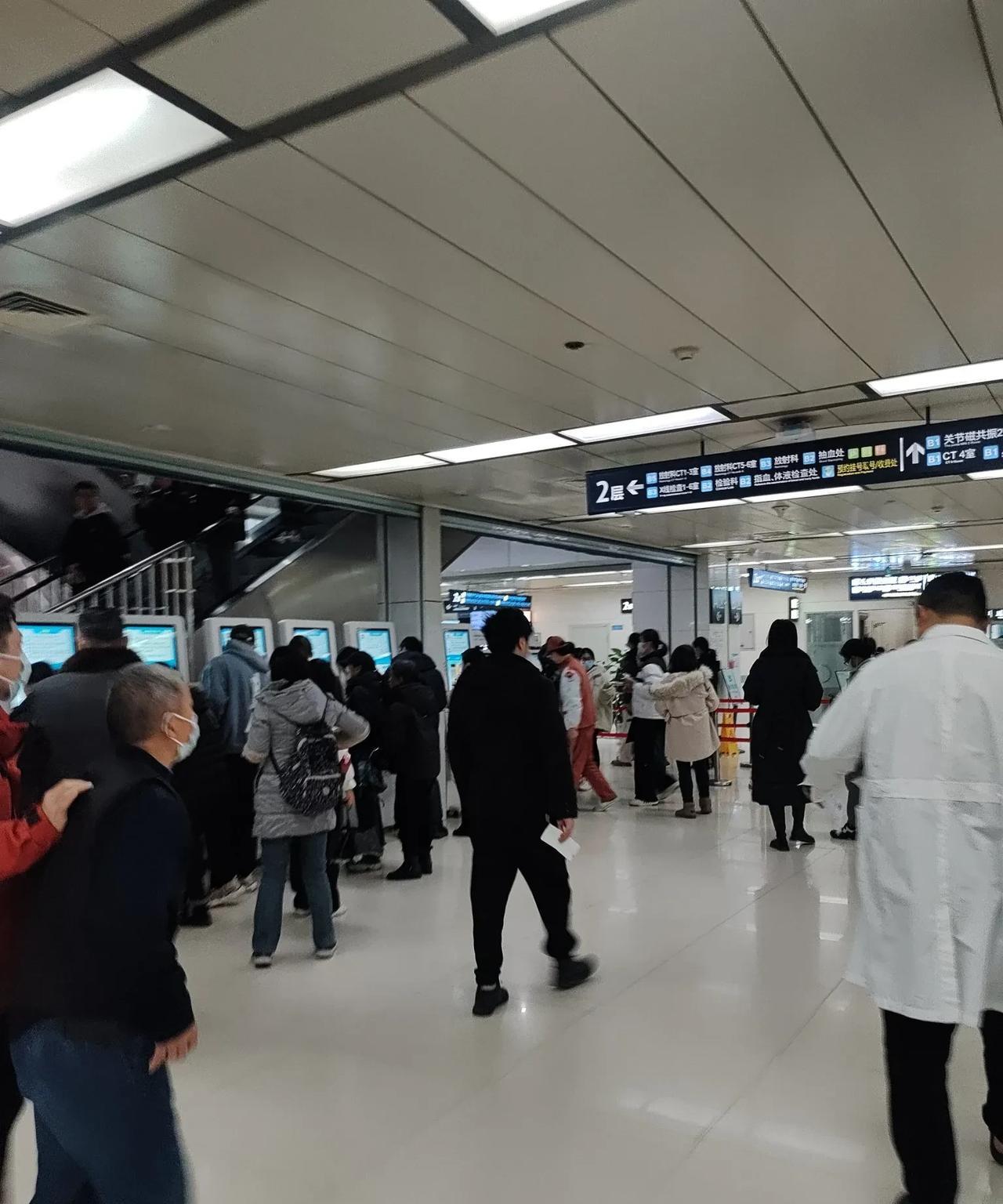 我们科室有一个年轻医生，也不年轻了，36岁还没结婚，平时的口头禅就是不结婚就没有