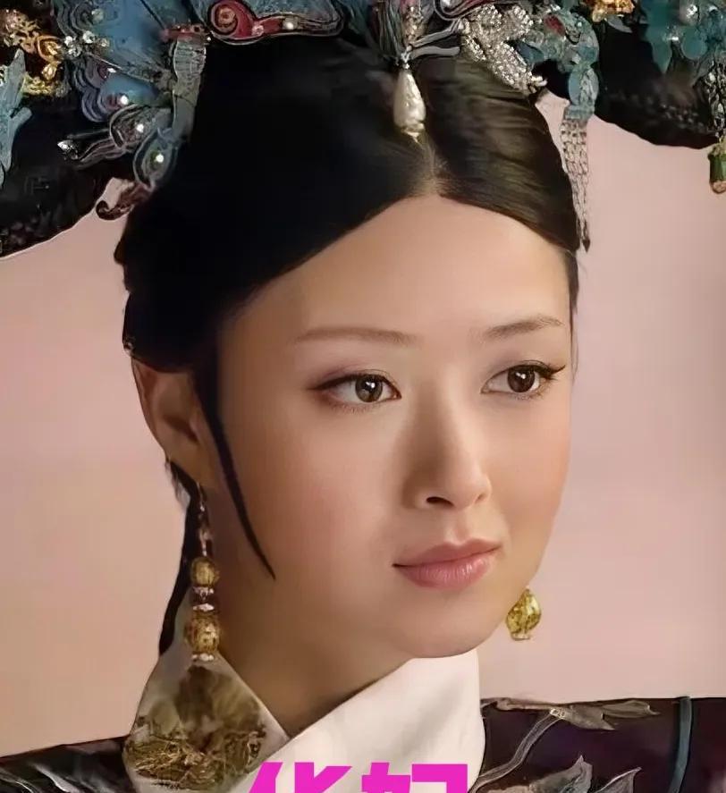 华妃从来不知道甄嬛私底下称呼皇上“四郎”，如果华妃早知道皇上对甄嬛宠溺到这种地步