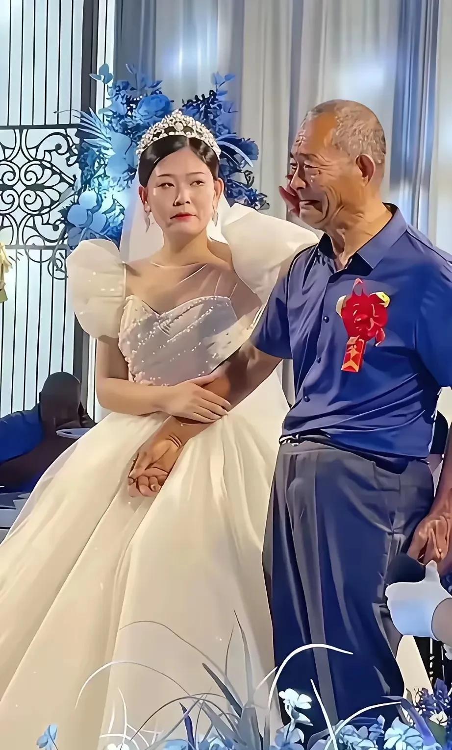 “不要彩礼，不要三金，唯一的条件就是带着爷爷出家，为爷爷养老送终！”这位临沂女孩