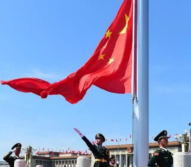 日本对以下三个国家存在不满情绪：
 
一、对中国不满
 
 外交追随：日