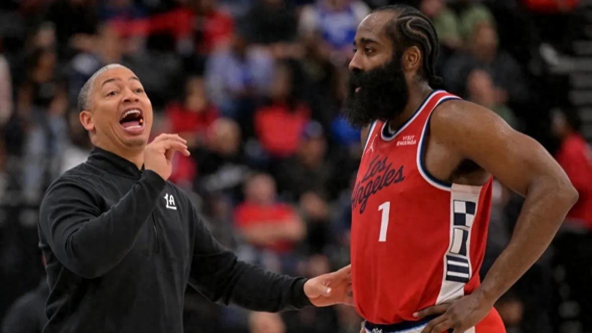 这场哈登27+4+9拯救泰伦卢，卢指导位子保住了