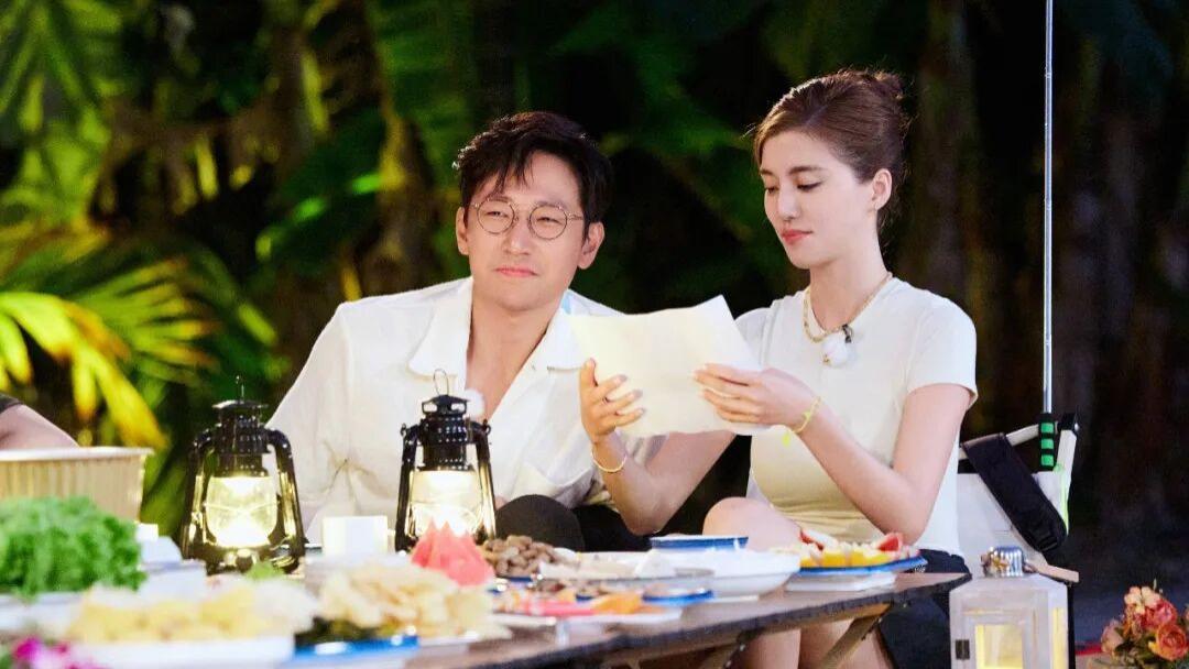 为何只有小红书，总能更迭「一姐」