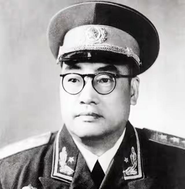 “惊涛拍孤岛，
碧波映天晓。
虎穴藏忠魂，
曙光迎来早。”一一毛泽东。
1950
