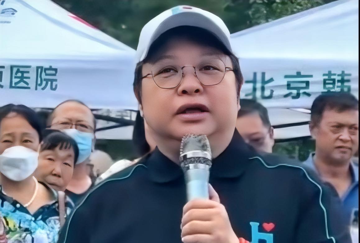 近日，韩红爱心“百人援疆”公益行动正火热进行中，这一行动简直太暖心了！
此次行动