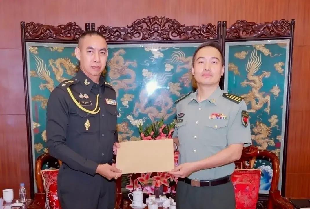 解放军代表给了泰国定心丸，中国没有给柬埔寨一枪一弹，也不会选边站队
7月27日泰