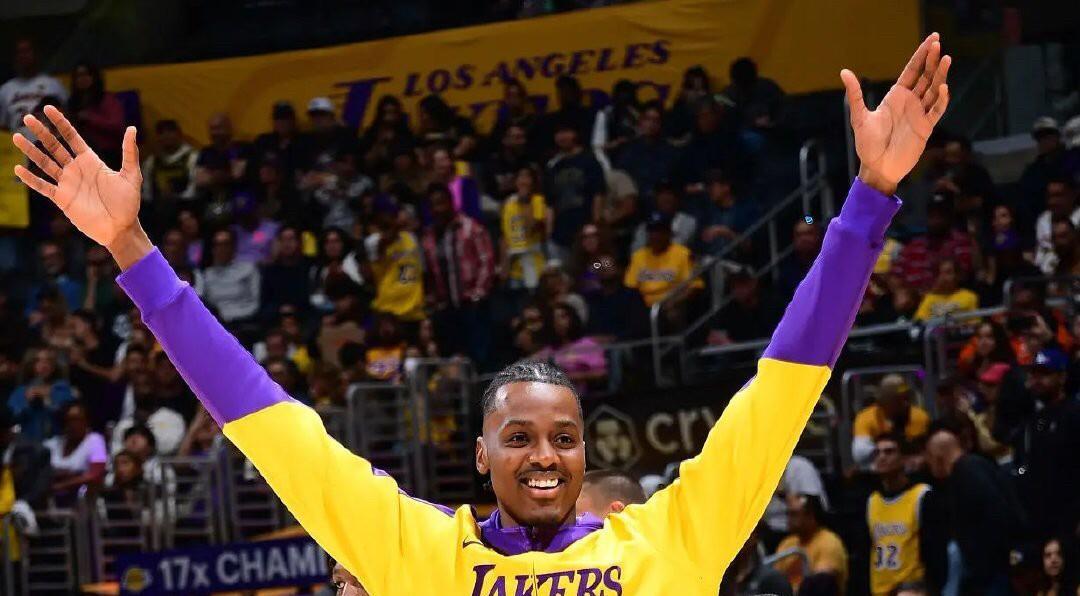 2025-26赛季湖人队阵容：
卢卡·东契奇
勒布朗·詹姆斯
奥斯汀·里夫斯
八