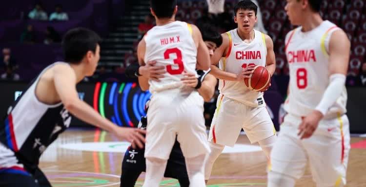 中国男篮VS韩国男篮罚球对比：
中国队全场获得13次罚球，命中10球！
韩国