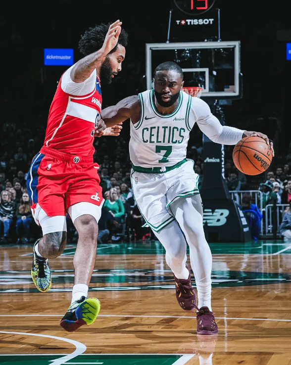 NBA常规赛，凯尔特人对阵奇才的比赛正在进行中。
凯尔特人官媒更新了，晒出了一张