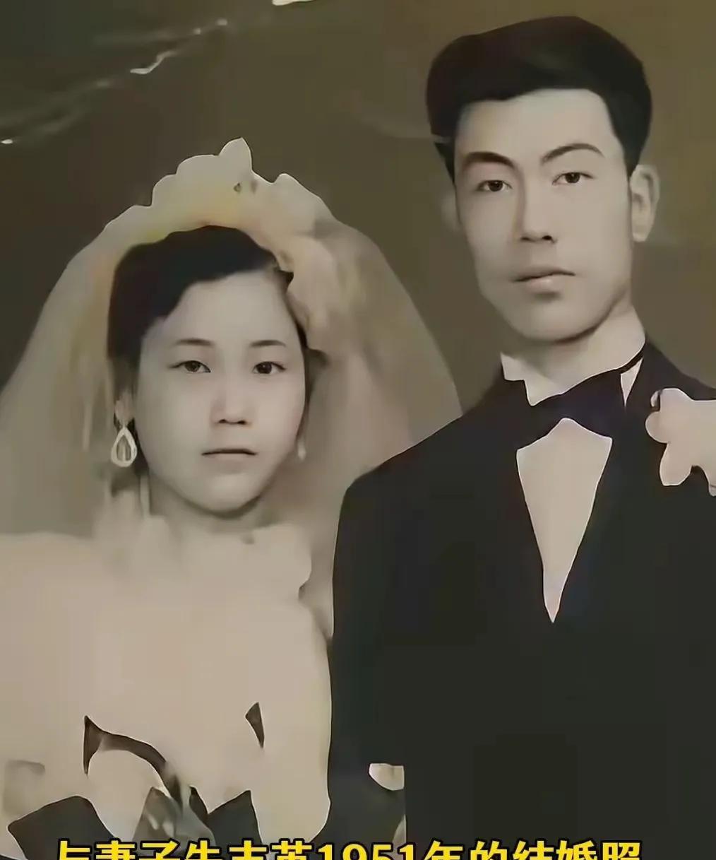 杨少华的原配老伴真好，从不忍心看杨少华的演出，真是相濡以沫的好夫妻！
年轻时的杨