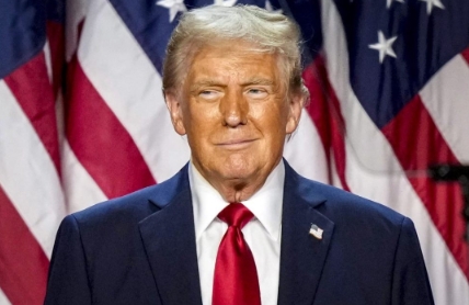 美国最高法院的裁决如同一道闪电劈开了50多万移民的生活。保守派大法官主导的判决撕
