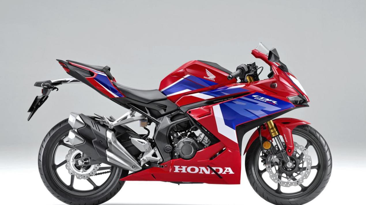 新图案：Honda 轻量级跑车 2025 CBR250RR 本土版