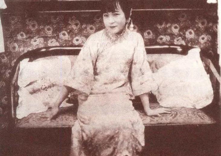 16岁少女退学嫁人，发现丈夫卖国后选择净身出户：这才是真·民国大女主
1919年