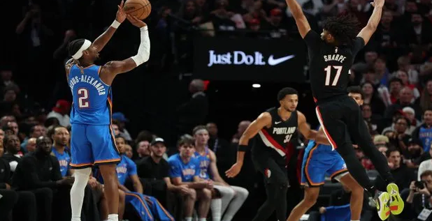 NBA常规赛，雷霆119-121不敌开拓者，8连胜被终结。
赛后雷霆主帅马克-戴