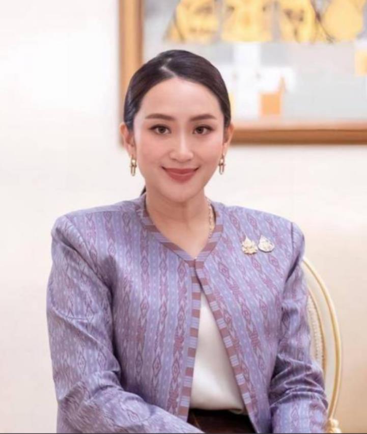 免书已递交，佩通坦开始自救，60万泰军作出选择，中国不可不防。泰总理佩通坦遭到弹