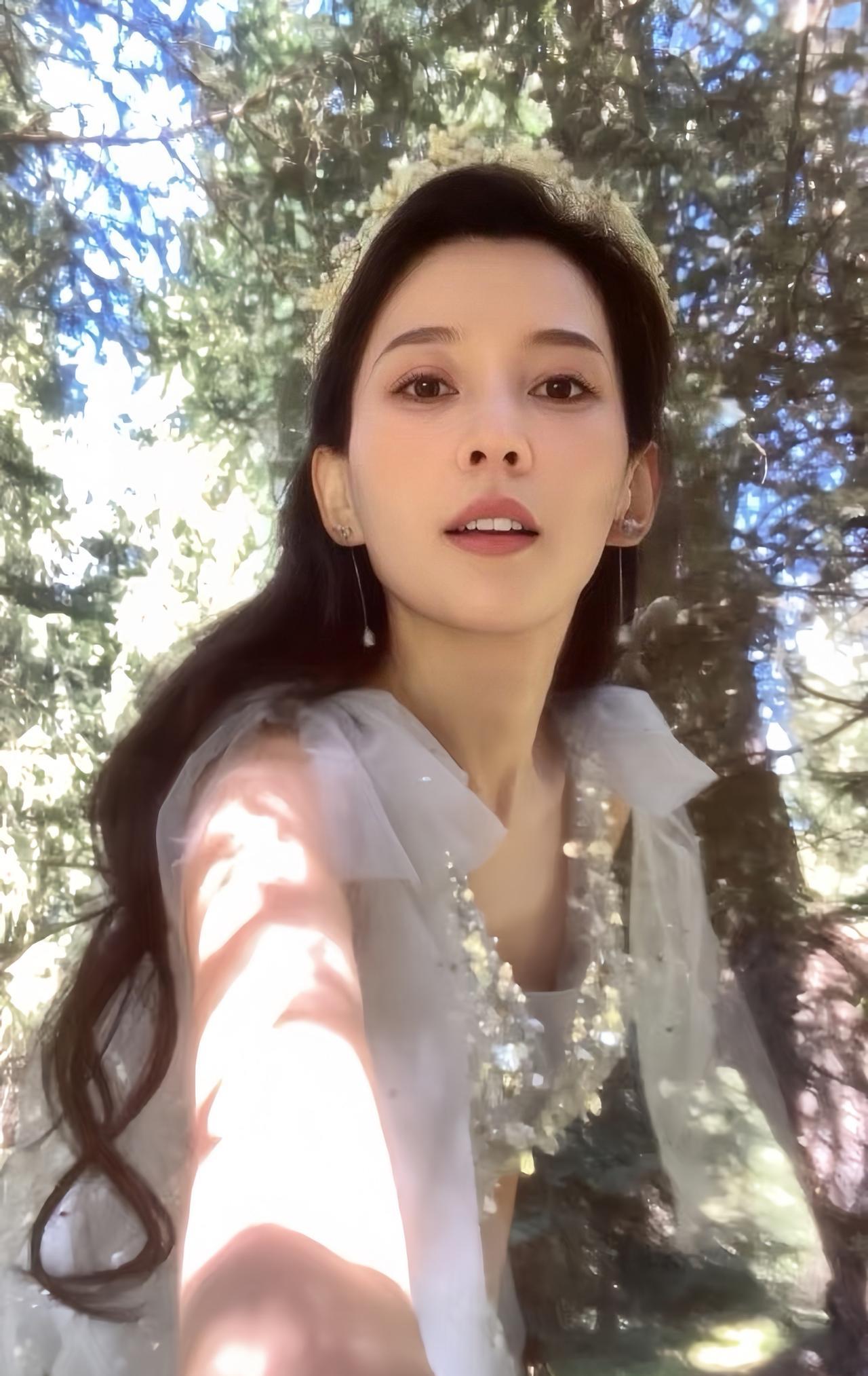 森林北用自己的亲身经历
再一次的向所有女孩子发出警告，
不要被一个男人的财富才华